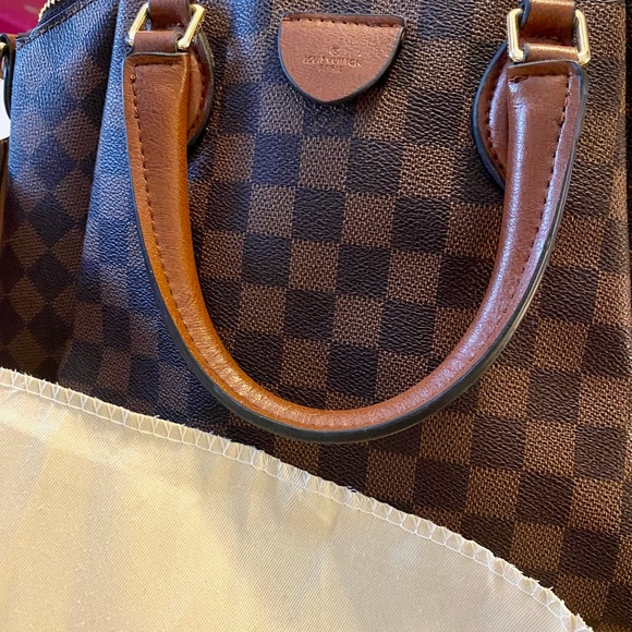 Beautiful Handbag ๐๐๐ - Picture 9 of 9